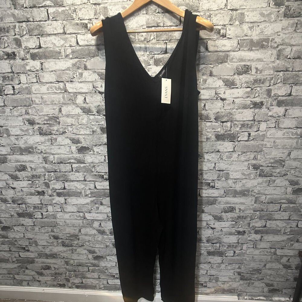NWT Evans Black V Neck Jumpsuit Size 22/24